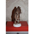 Фарфоровая статуэтка "Медведь", ЛФЗ, времён СССР, высота 15 см. Есть дефекты.