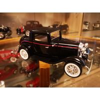 Модель 1:24 Ford V8 Deluxe window coupe 1932