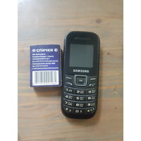 Без камеры. Мобильный телефон Samsung gt-e1200m, зарядное в комплекте