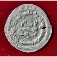 Монета дирхам Саманиды Наср ll б.Ахмад с упоминанием аль Муктадира. М.дв. г.Самарканд 307 г.х.( 919_920 г н.э.  )