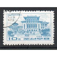 Стандартный выпуск Дворец пионеров КНДР 1968 год серия из 1 марки