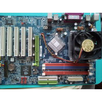 Материнская плата FCgigabite GA-7n400s с процессором AMD Sempron