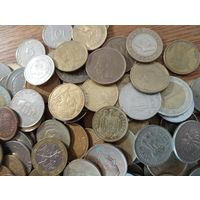 Монеты без СССР, России и Украины 1,1 кг