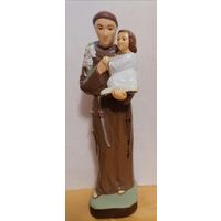 Статуэтка. Монах с младенцем Иисусом. Гипс крашеный.
