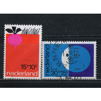 Нидерланды 1971 Вып Для детей Земля Луна #969,973