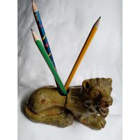 Керамическая статуэтка Лев-подставка для перьев,карандашей.ручная работа.Конец 19-го,начало 20-го в.в.