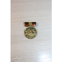 Значок-медаль "30 лет ГДР, тяжёлый металл.