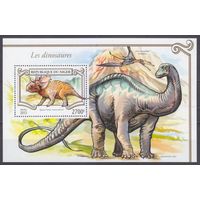 2015 Нигер 3533/B450 Динозавры 11,00 евро