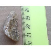 Какой то минерал, найден в поле