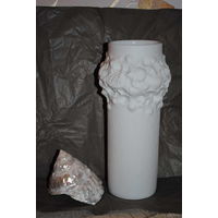 Стильная, красивая ваза, фарфор, бисквит, Германия, KAISER, 70-90 гг ХХ века. Высота: 23 см. + Ракушка из Ливадии - какой-то специальной выделки под жемчуг - перламутровой пластины!