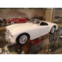 Модель 1:16 MGA Twin Cam 1955