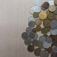 Сборный лот монет без СССР, России и Украины, 63 штуки