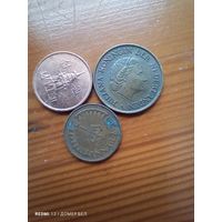 Южная корея 10 вон 2009, Нидерланды 5 центов 1975, Великобритания пол пени 1971 -104