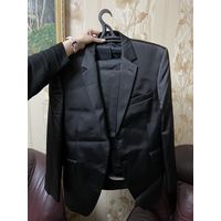 Нарядный чёрный костюм - мокрый шелк мужской