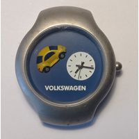 Часы Volkswagen  с машинкой