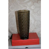 Стеклянная вазочка, времён СССР, стеклозавод Нёман, высота 17 см., без сколов и трещин.