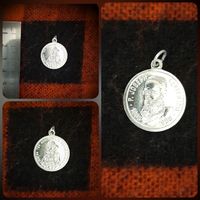 Католический медальон с изображением Матери Божия Трижды Предивной и Иосифа Кентениха.