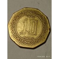 Алжир 10 динар 1981 года .