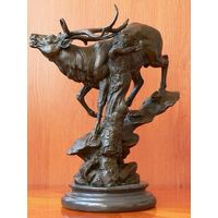 Скульптура "Величественный олень", Франция (На статуэтке клеймо-бренд "European Bronze Marbles")