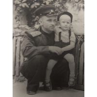 Младший лейтенант с сыном