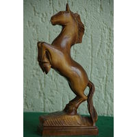 Статуэтка   Лошадь  27 см ( резьба , древо )