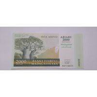 Мадагаскар 2000 ариари 10000 франков 2007-2012 года UNC