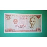 Банкнота 200 донгов Вьетнам 1987 г.