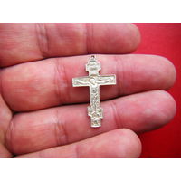 Серебренный крестик.
