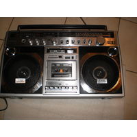 Магнитола " TOSHIBA BomBeat16 " RT-8890S Япония Оригинал 1980 г.