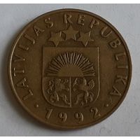 Латвия 20 сантимов, 1992 Никелевая латунь /не магнетик/ (7-5-8)
