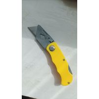 Нож строительный технический универсальный