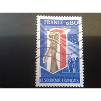 Франция 1977 рука держит меч и факел