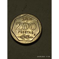 Испания  200 песо  1986  года .