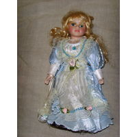 Кукла фарфоровая из Германии на подставке