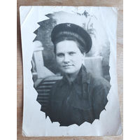 Фото женщины-балтийского военного моряка. 1940 г. 9х12 см.