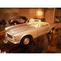 Модель 1:18 Mercedes Benz 230S 1963