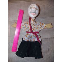 Старая кукла театральная- на руку