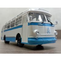 ЛАЗ-695E Classicbus (04003) 1:43