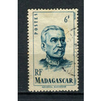 Французские колонии - Мадагаскар - 1946 - Генерал Дюшен 6Fr - [Mi.401] - 1 марка. Гашеная.  (Лот 98AW)