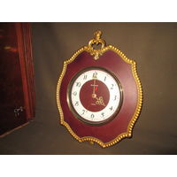 Часы настенные Янтарь Кварц Сделано в СССР.