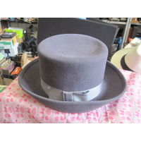 Шляпа женская фетровая на 55 размер.