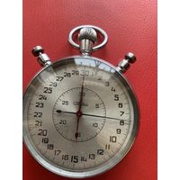 Советский хронометр "Слава"-проверен мастером-полностью рабочий. В советское время в обычных часовых мастерских не ремонтировался-к бытовым  предметам не относится.