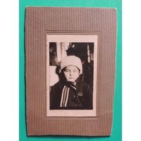 Фото "Девочка", 1920-1930- е гг., Гомель (без паспарту 10*6 см, с паспарту 16*11 см)