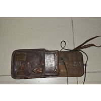 Ещё одна  оригинальная командирская сумка  из  натур  кожи довоенного  периода с родным  ремешком и вкладышем-палёткой.