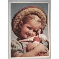Девочка с куклой. 1950-60-е. Германия. Чистая