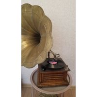 Старинный граммофон