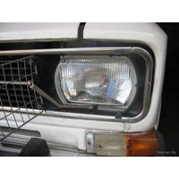 Рычаг со щёткой стеклоочистителя фары правый автомобиля "Москвич-2140"