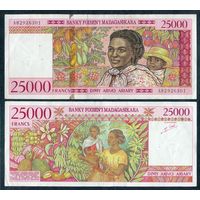 Мадагаскар 25000 франков 1998 год.