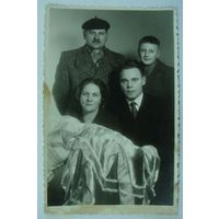 Фото " Семейное" 1959г. Размер 8.5-13.5см