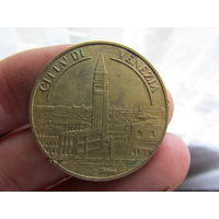 Какая то медаль или монета.С 1 рубля!